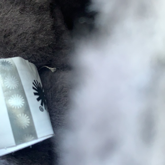 New UGG classic mini zip suede boots - Picture 11 of 14